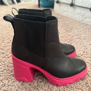 Sorel Black and Pink Heeled Boots